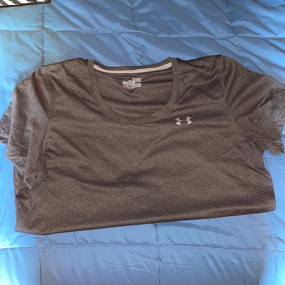 Under Armour Semi-Fitted Tee